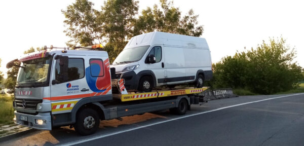 Řidič odtahové služby (plat cca  40 000 Kč čistého)